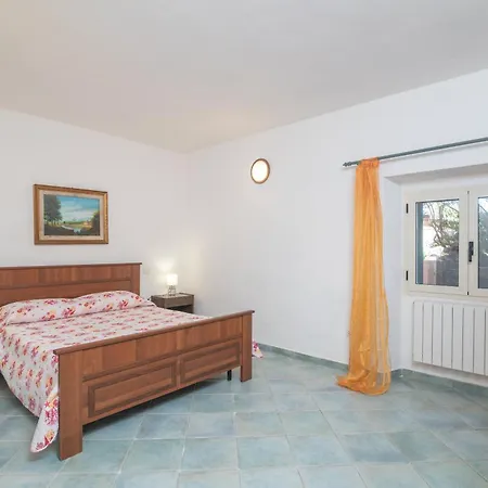 Rosa Apartment